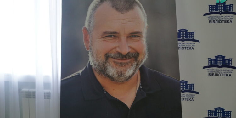 Незамінні люди є – у Миколаєві згадували поета, воїна і волонтера Гліба Бабіча (ФОТО)