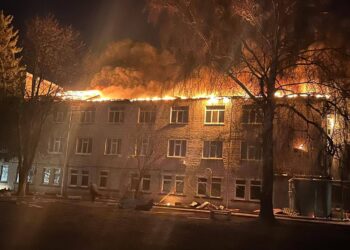 Ворог двічі за ніч атакував лікарню на Харківщині (ФОТО)