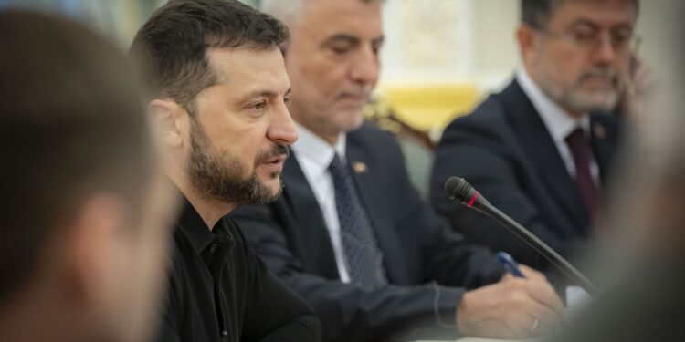 Зеленський зустрівся з турецькими чиновниками і бізнесменами (ФОТО, ВІДЕО)