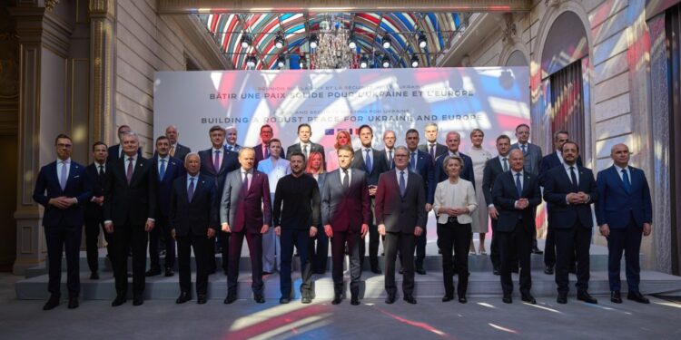 У Парижі Зеленський попросив підтримки і заявив про підготовку росії до нових наступів на Сумську, Харківську та Запорізьку області