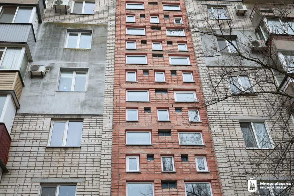 За фінансової підтримки Данії в Корабельному районі Миколаєва відновлюють пошкоджені ворожими обстрілами будинки (ФОТО) 3 За фінансової підтримки Данії в Корабельному районі Миколаєва відновлюють пошкоджені ворожими обстрілами будинки (ФОТО) 2