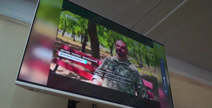 У школах Миколаєва встановлюють інтерактивні дошки з інформацією про випускників-захисників (ВІДЕО)