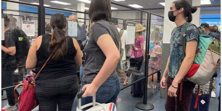 Французького вченого не пустили в США – в аеропорту обшукали його телефон і звинуватили в ненависті до Трампа