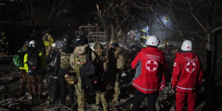 Кількість загиблих через атаку на Запоріжжя зросла до 3, серед загиблих – дитина (ФОТО, ВІДЕО)