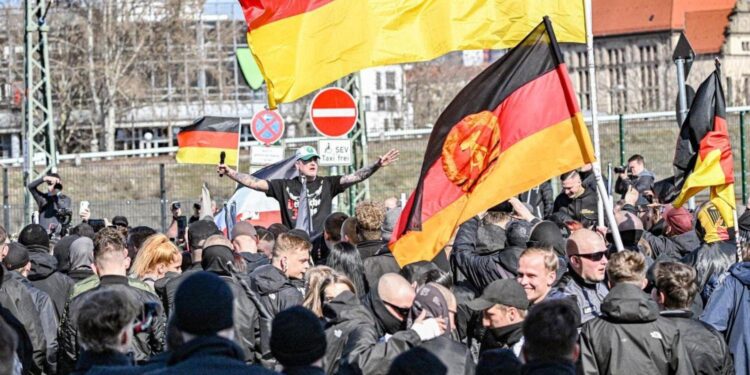 У Берліні пройшли акції неонацистів та їх противників. Є затримані (ФОТО)