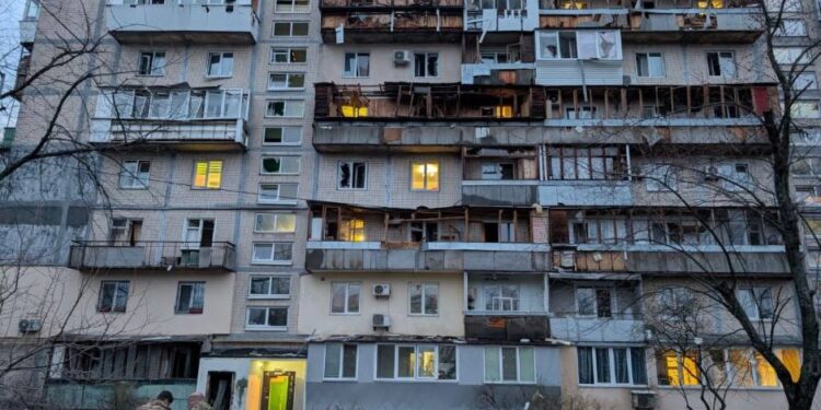 У Києві збільшилась кількість жертв, серед загиблих батько і 5-річна донька, серед поранених – немовля (ВІДЕО)