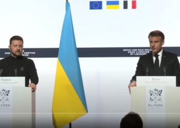 Якщо РФ повернеться до міжнародно визнаних кордонів, санкції буде знято, – Макрон на пресконференції з Зеленським (ВІДЕО)
