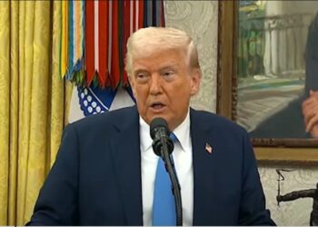 Трамп раптом дізнався, що Україну атакують іранські дрони. З якої нагоди це “раптом”