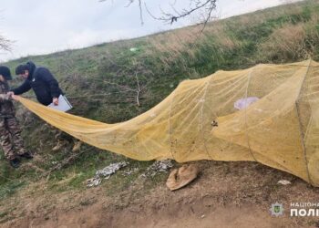 На Миколаївщині поліцейські зловили браконьєра біля Радсаду. А що зловив він (ФОТО)
