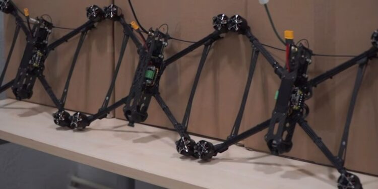 Миколаїв передав 100 дронів для захисників на Запорізькому напрямку