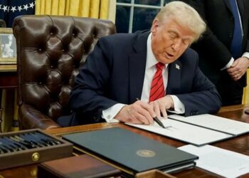 Трамп запровадив мита для Канади та Мексики та підвищив для Китаю – Фондовий ринок одразу відреагував падінням