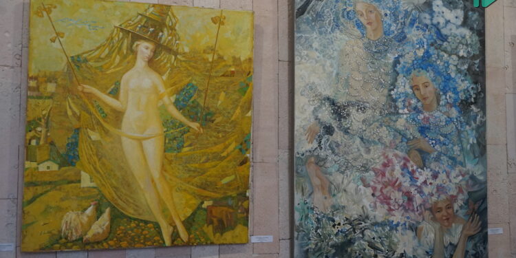 Нова художня виставка в Миколаєві – знані майстри і студенти зіграли свою «Весняну мелодію жіночності» (ФОТО)