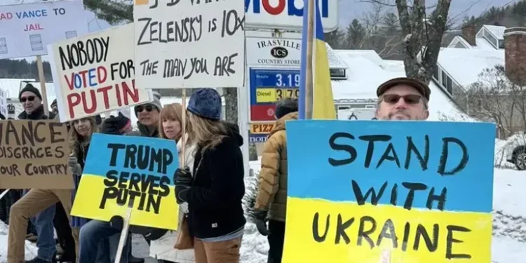 “Зрадник, їдь кататися на лижах у Росію!» Після скандалу з Зеленським Венс поїхав відпочивати, але його там зустріли (ВІДЕО)