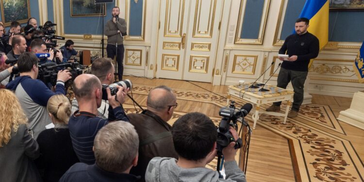 Зеленський заявив, що морське перемир’я починається сьогодні, а в Кремлі – що після зняття санкцій