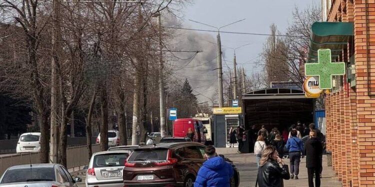 Ворог вдарив балістикою по житловій забудові Кривого Рогу – на зараз 5 поранених (ВІДЕО)