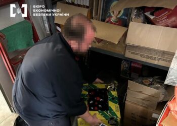 Не Кагор, а гамула – церковники УПЦ підпільно бодяжили і продавали вино (ФОТО)