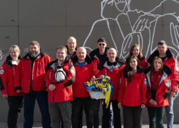 У Києво-Печерській лаврі частково завалився хрест, його спустили на землю рятувальники (ФОТО)