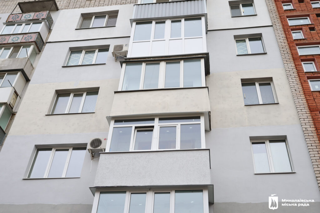За фінансової підтримки Данії в Корабельному районі Миколаєва відновлюють пошкоджені ворожими обстрілами будинки (ФОТО) 5 За фінансової підтримки Данії в Корабельному районі Миколаєва відновлюють пошкоджені ворожими обстрілами будинки (ФОТО) 4