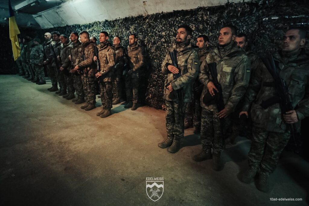 Перші військовослужбовці за контрактом «18-24» склали присягу (ФОТО) 5 Перші військовослужбовці за контрактом «18-24» склали присягу (ФОТО) 4