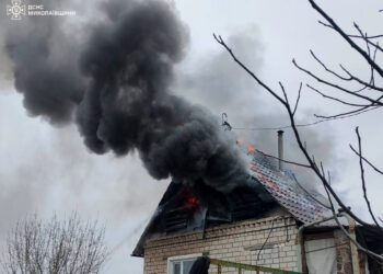 Неподалік від Миколаєва горів дачний будинок – вогнеборці встигли вчасно (ФОТО)