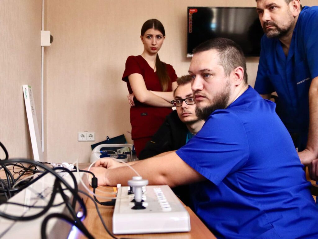 У Миколаївській обласній лікарні відкрили сучасне відділення інтервенційного лікування інсульту (ФОТО) 7 У Миколаївській обласній лікарні відкрили сучасне відділення інтервенційного лікування інсульту (ФОТО) 6