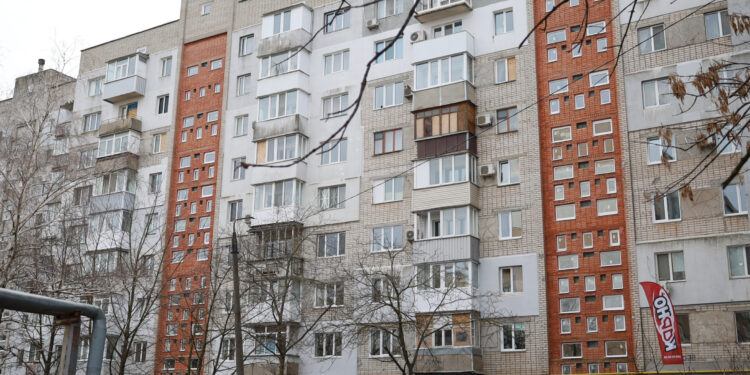 За фінансової підтримки Данії в Корабельному районі Миколаєва відновлюють пошкоджені ворожими обстрілами будинки (ФОТО)