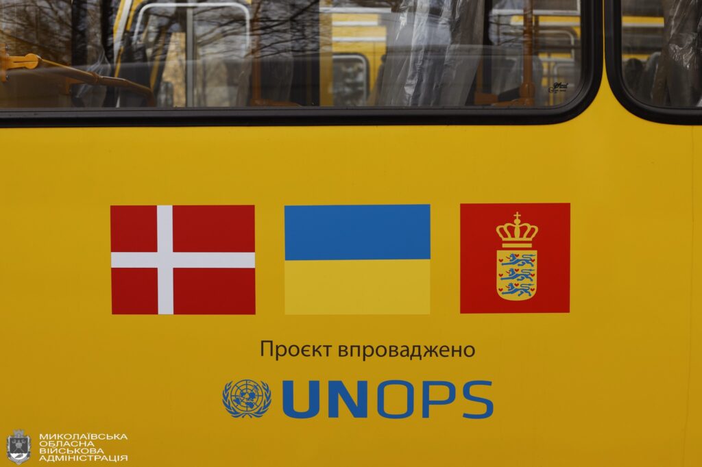 Данія профінансувала, UNOPS купило – 15 громад Миколаївщини отримали шкільні автобуси (ФОТО) 16