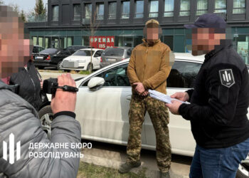 У Львові командири військової частини відпускали контрактників шабашити на СТО. За гроші (ФОТО, ВІДЕО)