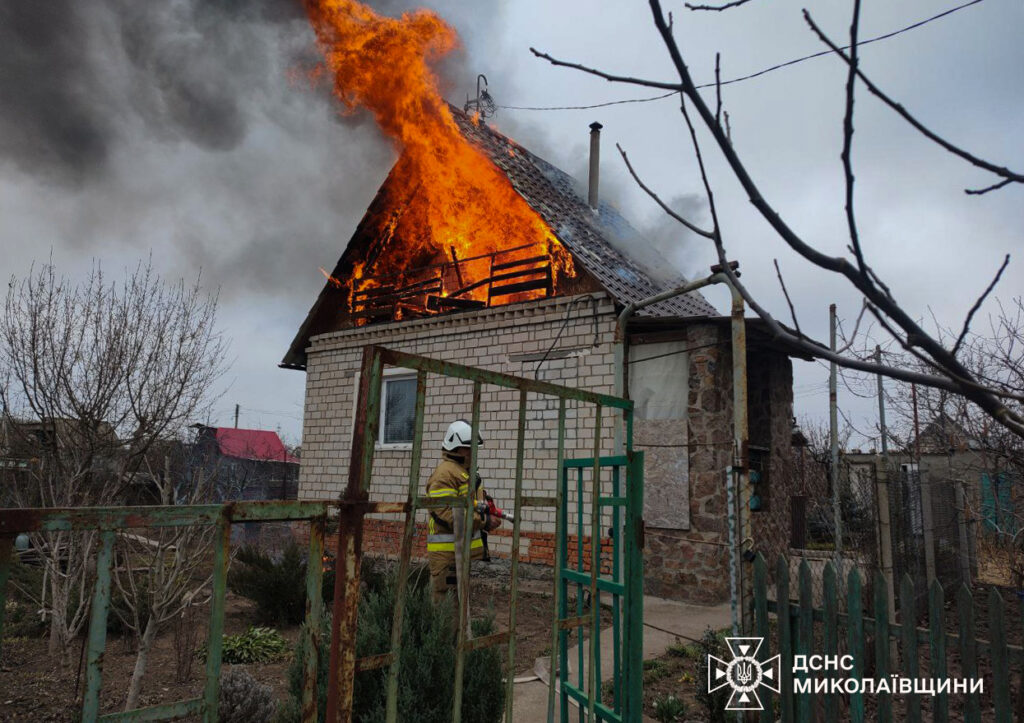 На Миколаївщині за добу – 9 пожеж: горіло як в житловому секторі, так і в екосистемах (ФОТО) 7 На Миколаївщині за добу – 9 пожеж: горіло як в житловому секторі, так і в екосистемах (ФОТО) 6