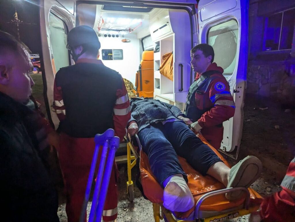 Серед поранених внаслідок ракетного удару по Кривому Рогу 2 дитини (ФОТО) 5 Серед поранених внаслідок ракетного удару по Кривому Рогу 2 дитини (ФОТО) 4