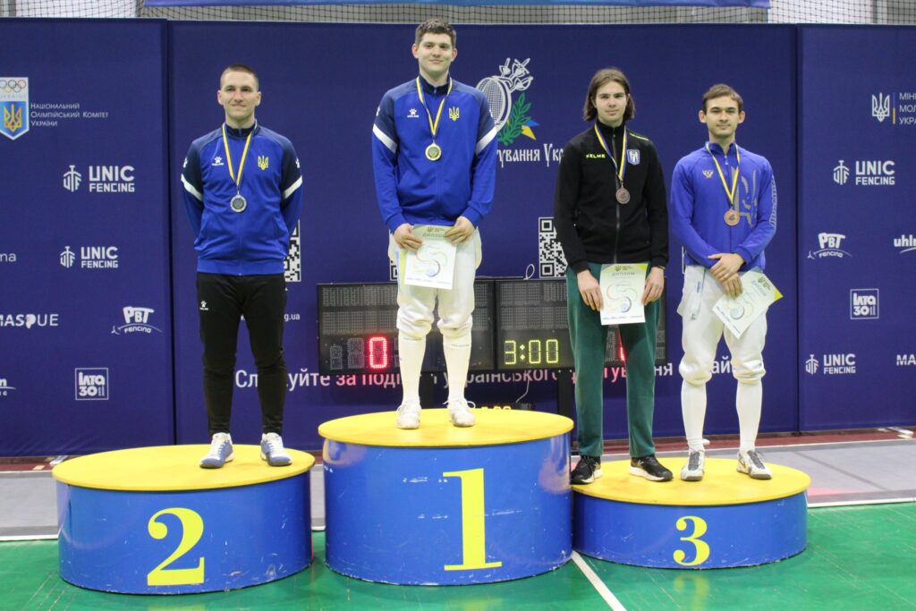 Чемпіонат України U-23 з фехтування на шаблях: Вікторія Коротченко з Миколаєва – з «золотом», її земляк В’ячеслав Дзюба – з «бронзою» (ФОТО) 7 Чемпіонат України U-23 з фехтування на шаблях: Вікторія Коротченко з Миколаєва – з «золотом», її земляк В’ячеслав Дзюба – з «бронзою» (ФОТО) 6