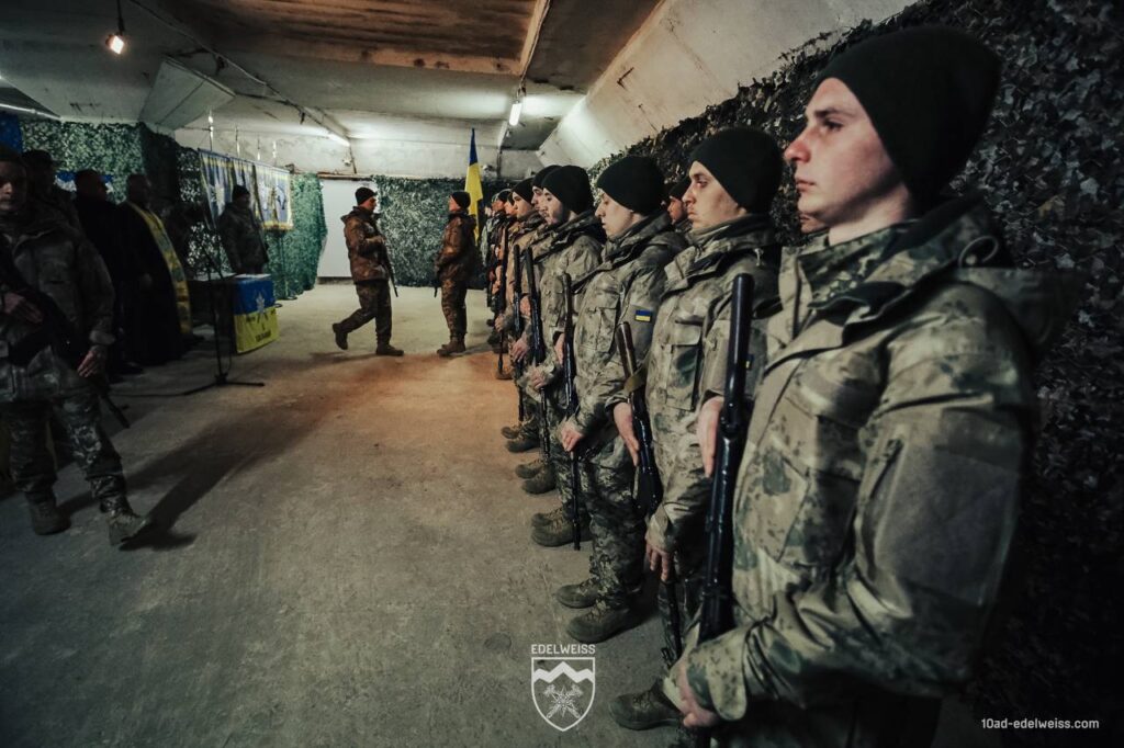 Перші військовослужбовці за контрактом «18-24» склали присягу (ФОТО) 9 Перші військовослужбовці за контрактом «18-24» склали присягу (ФОТО) 8
