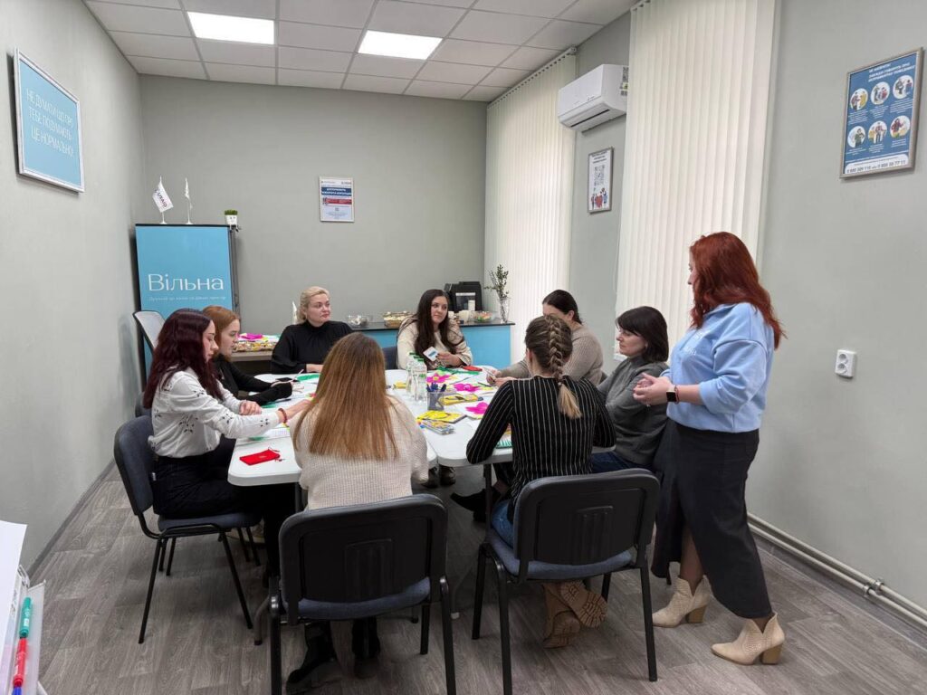 У Миколаєві відкрився стаціонарний простір для жінок та дівчат «Вільна» (ФОТО) 11 У Миколаєві відкрився стаціонарний простір для жінок та дівчат «Вільна» (ФОТО) 10