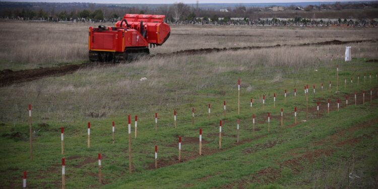 Машина механізованого розмінування MV-10 вже працює на теренах Миколаївщини (ФОТО, ВІДЕО)