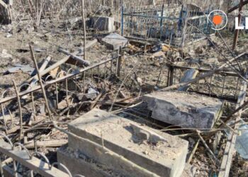 В Одесі внаслідок дронової атаки пошкоджене Таїровське кладовище – деякі могили просто зникли (ФОТО)