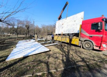 У Миколаєві демонтували 5 МАФів та 6 бордів (ФОТО)