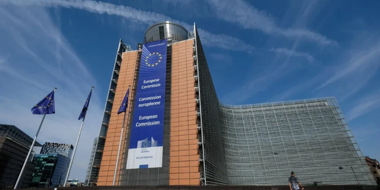 У ЄС погодили санкційний список проти росіян – Угорщина відбила 3 прізвища. Хотіла 8