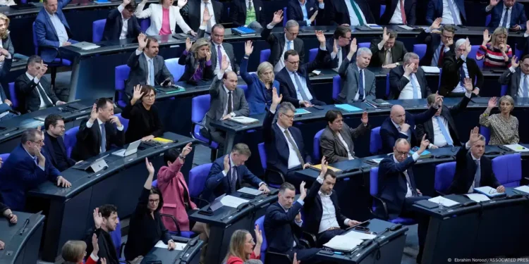 Бундестаг схвалив багатомільярдний фінансовий пакет інвестицій в оборону