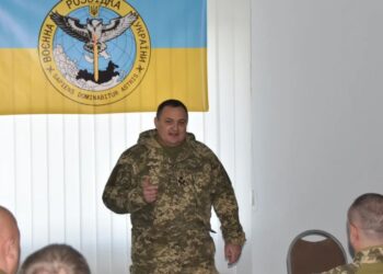 Командувача ОК “Північ” Красильникова звільнили з посади, Безугла назвала Сирського “мстивим брехуном”