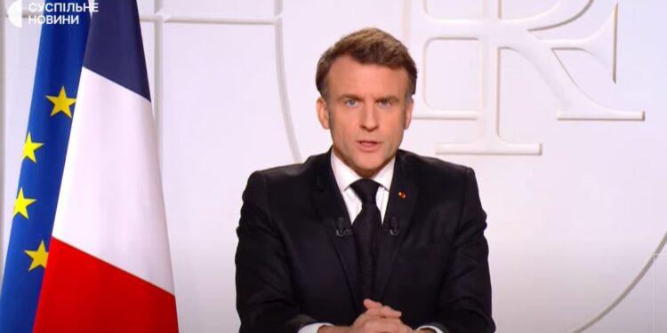 Макрон звернувся до французів – пропонує ядерну парасольку для всієї Європи (ВІДЕО)