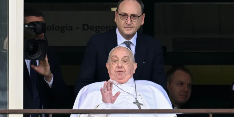 Папі було настільки зле, що лікарі думали припинити лікування і дати йому спокійно померти