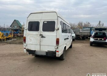На Миколаївщині мікроавтобус наїхав на 3-річного малюка, за кермом був батько хлопчика