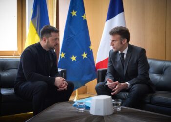 Зеленський обговорив з Макроном зустріч у Парижі 11 березня щодо миру в України