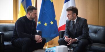 Зеленський обговорив з Макроном зустріч у Парижі 11 березня щодо миру в України