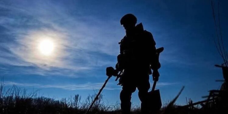 Оперативно з фронту. За добу ворог запустив на позиції ЗСУ понад 900 дронів-камікадзе