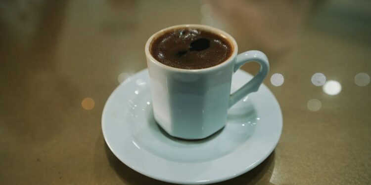 Держслужбовців італійського міста позбавили кави, щоб вони краще працювали