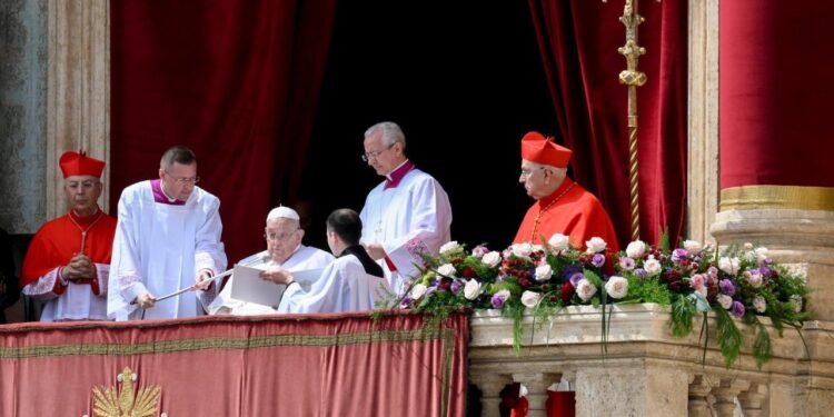 «Urbi et Orbi». У Великодньому посланні Папа Римський згадав про Україну