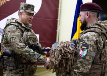 Історії захисників з Миколаївщини. Завдяки його екіпажу близько 40 бійців КНДР не дісталися до українських позицій (ФОТО)