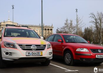 Миколаїв отримав два легкових автомобілі від міста-побратима Ганновера (ФОТО)