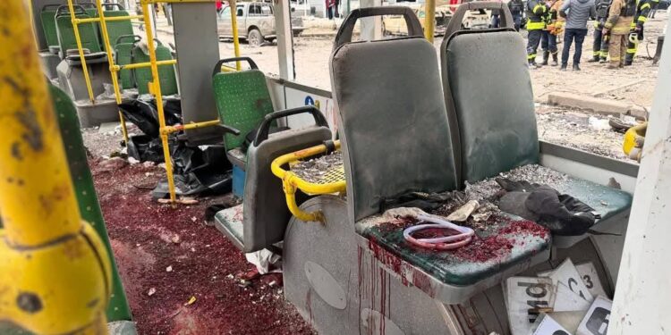 Кількість загиблих у Сумах внаслідок російської ракетної атаки зросла до 35